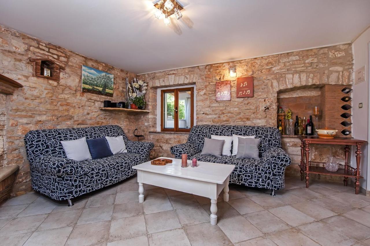 Holiday Apartment Daria 20 โรวีน ภายนอก รูปภาพ