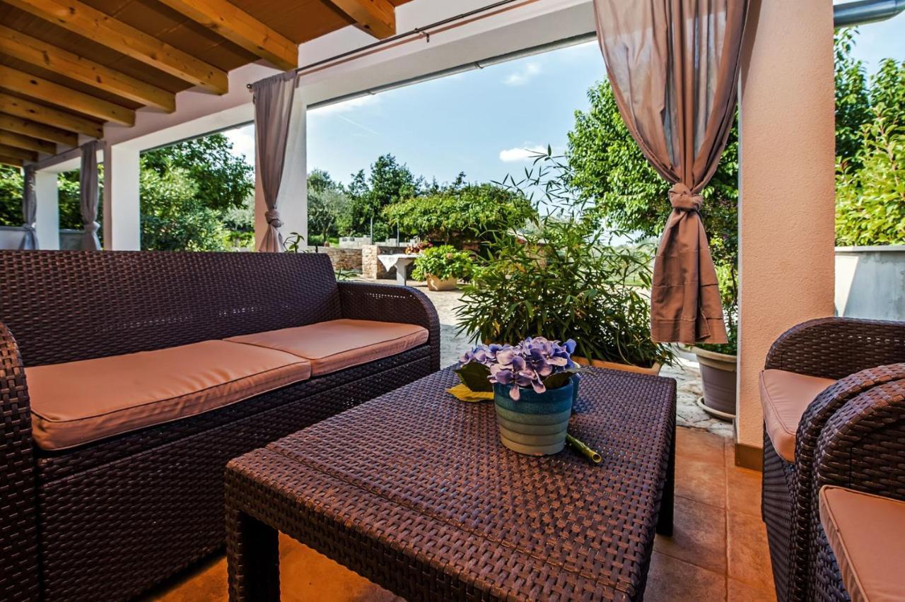 Holiday Apartment Daria 20 โรวีน ภายนอก รูปภาพ