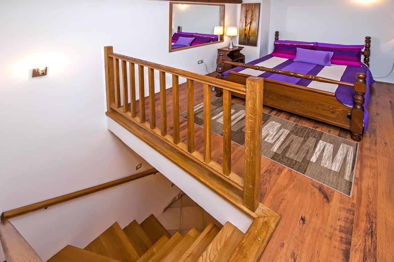 Holiday Apartment Daria 20 โรวีน ภายนอก รูปภาพ