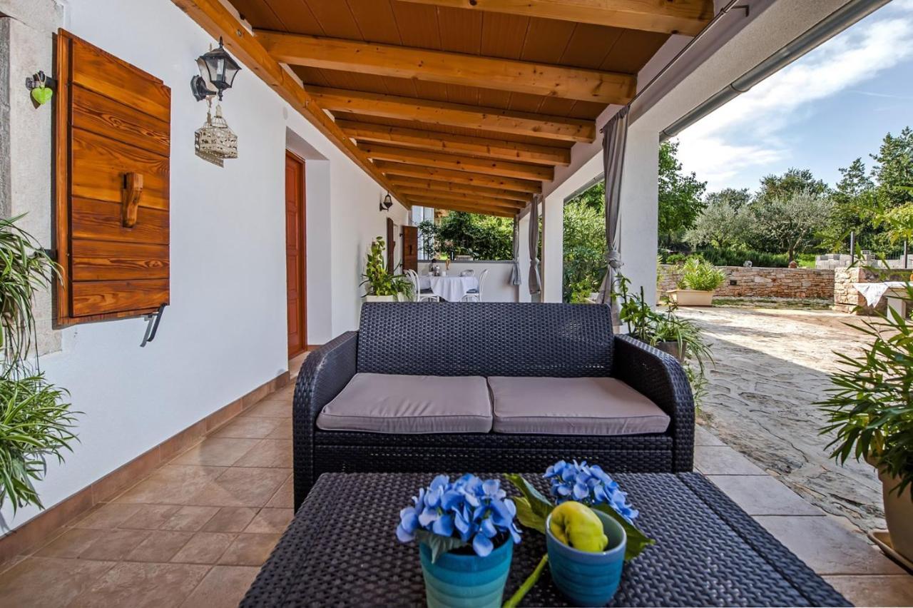 Holiday Apartment Daria 20 โรวีน ภายนอก รูปภาพ