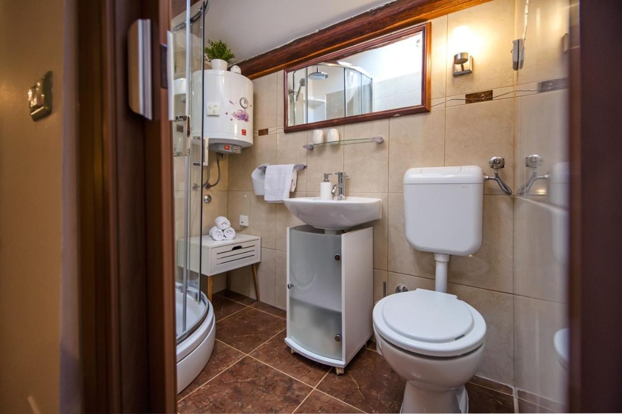 Holiday Apartment Daria 20 โรวีน ภายนอก รูปภาพ