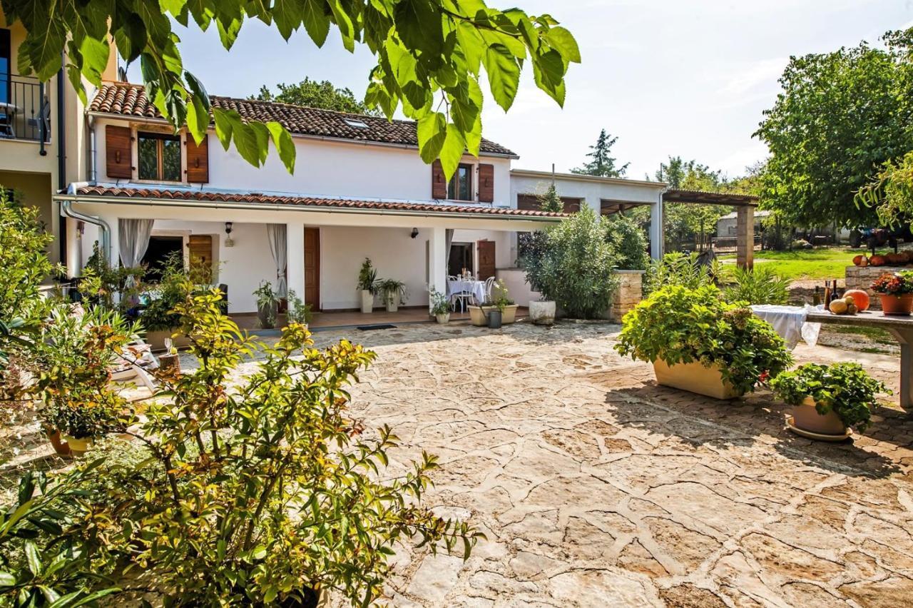 Holiday Apartment Daria 20 โรวีน ภายนอก รูปภาพ