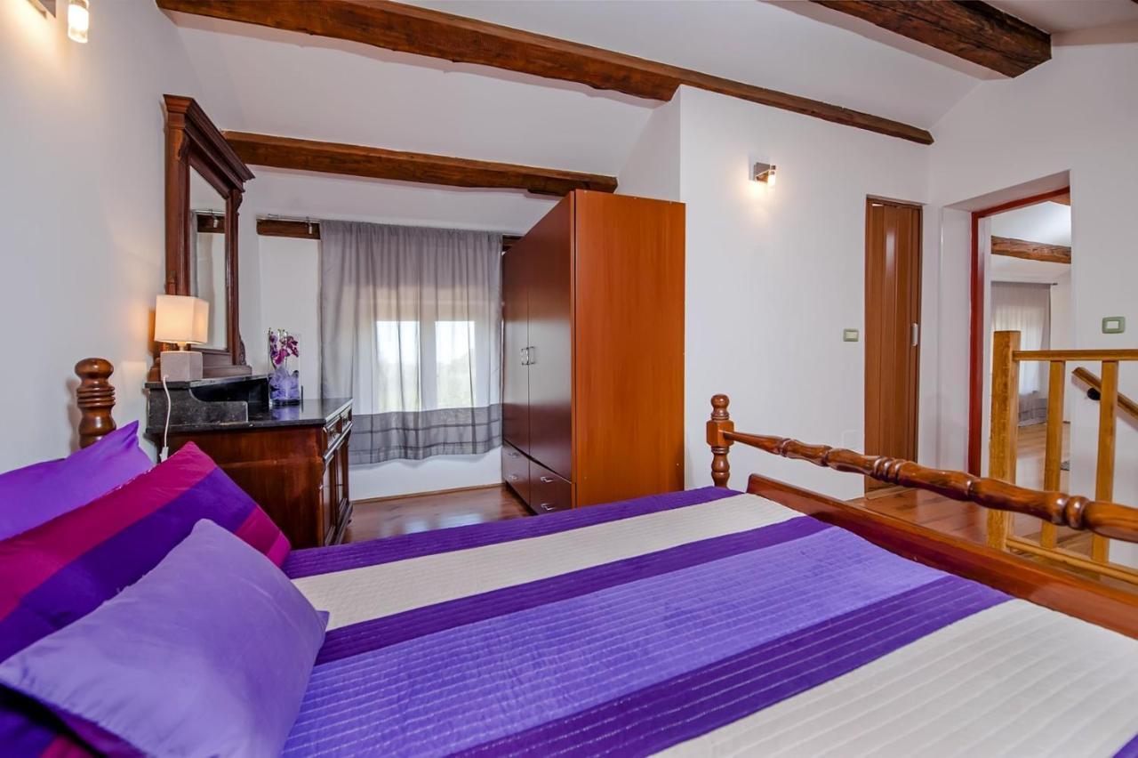 Holiday Apartment Daria 20 โรวีน ภายนอก รูปภาพ