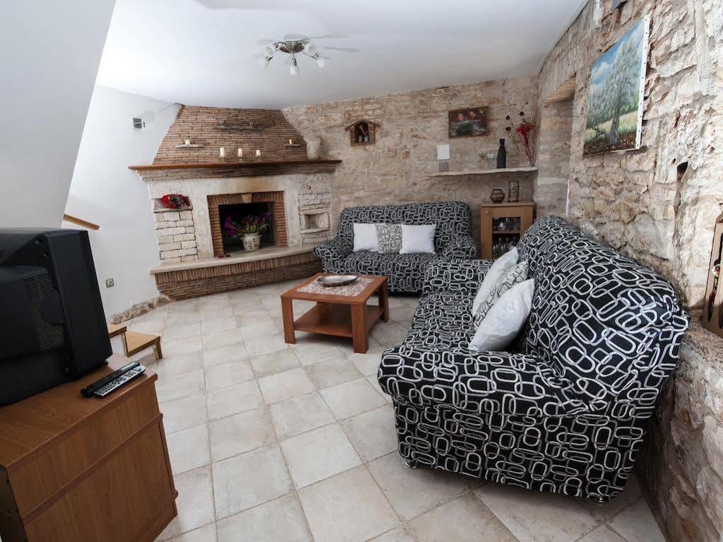 Holiday Apartment Daria 20 โรวีน ภายนอก รูปภาพ