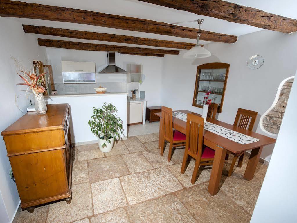 Holiday Apartment Daria 20 โรวีน ภายนอก รูปภาพ
